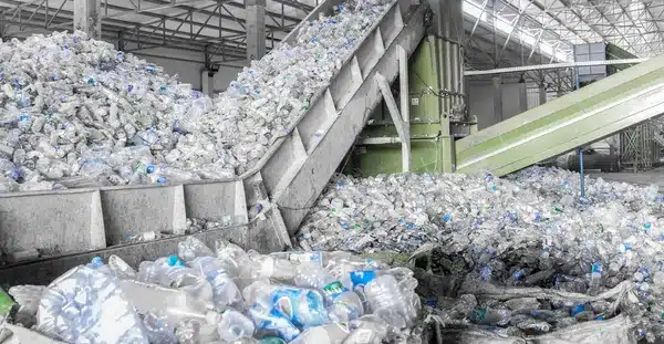 AB'de Plastik Şişeler İçin Geri Dönüştürülmüş İçerik Kuralları Kabul Edildi